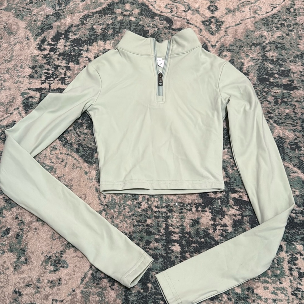 Vitality Half Zip Crop